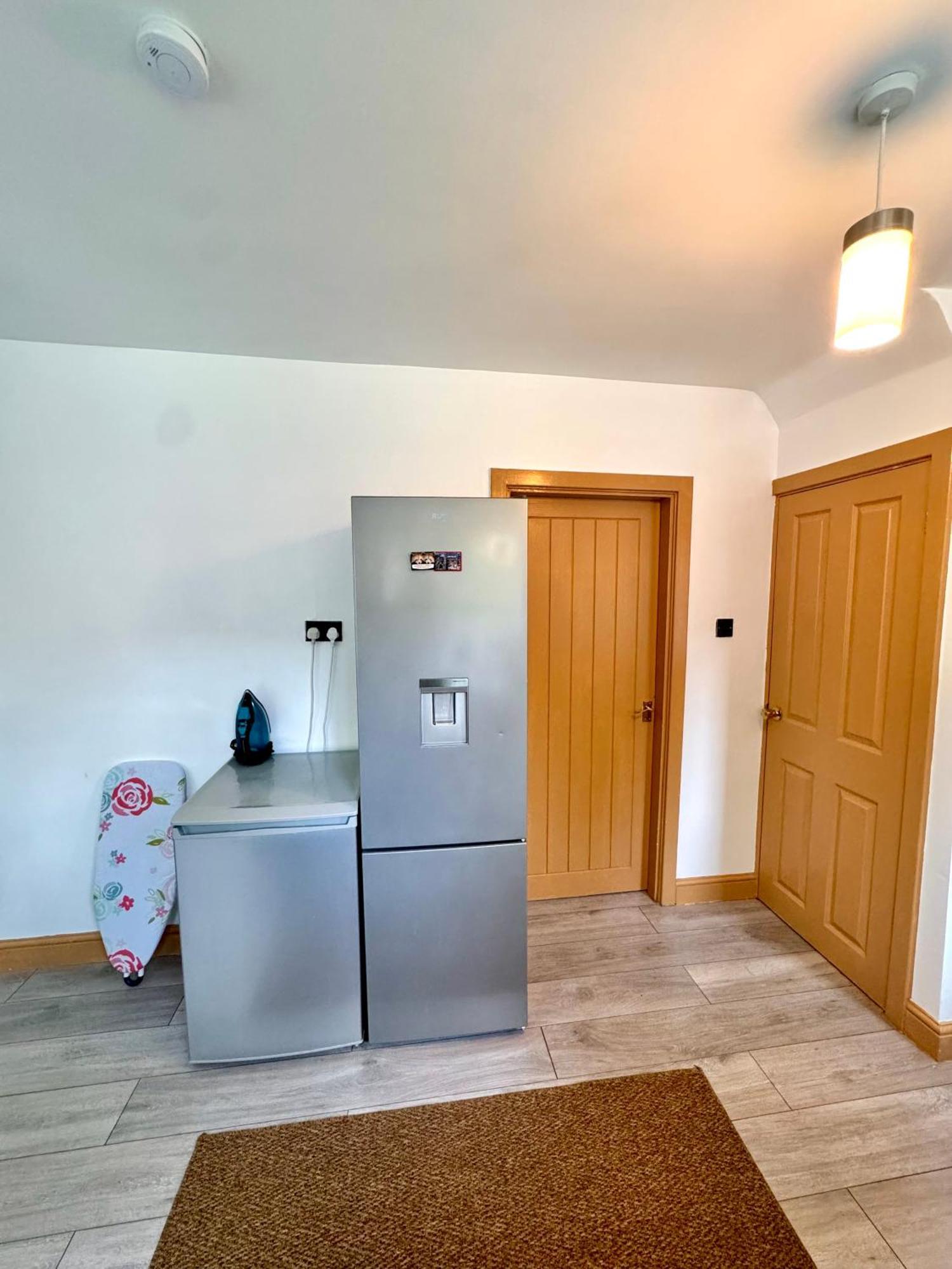 Contractor Haven- 3Bdr Crew House, Free Parking, Fast Wifi & Private Garden Apartment Nottingham Luaran gambar