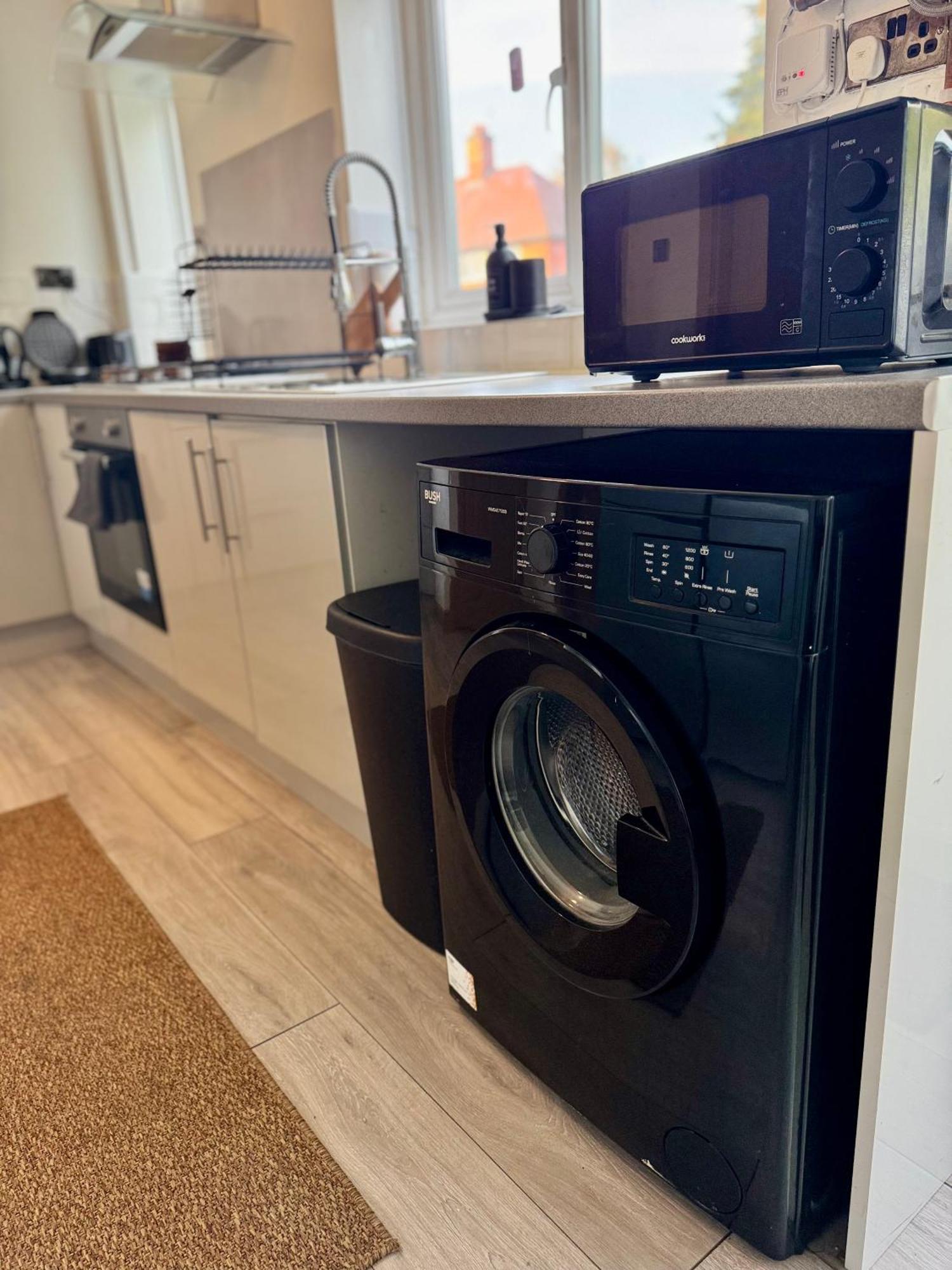 Contractor Haven- 3Bdr Crew House, Free Parking, Fast Wifi & Private Garden Apartment Nottingham Luaran gambar