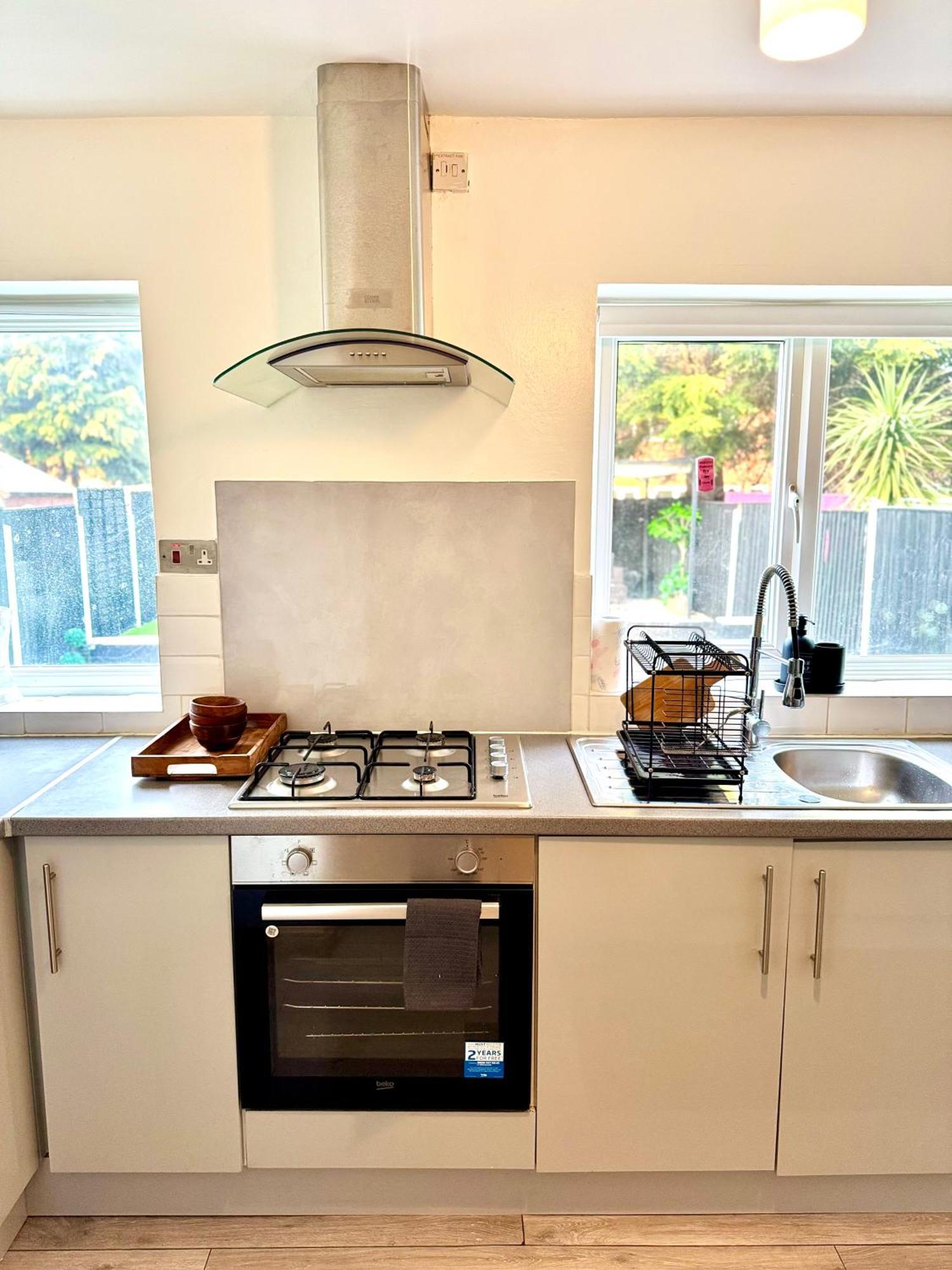 Contractor Haven- 3Bdr Crew House, Free Parking, Fast Wifi & Private Garden Apartment Nottingham Luaran gambar